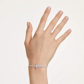 Náramek Ariana Grande X Swarovski s různými briliantovými výbrusy, květinový motiv, vícebarevný, pokovený rhodiem Náramek Ariana Grande X Swarovski s různými briliantovými výbrusy, květinový motiv, vícebarevný, pokovený rhodiem