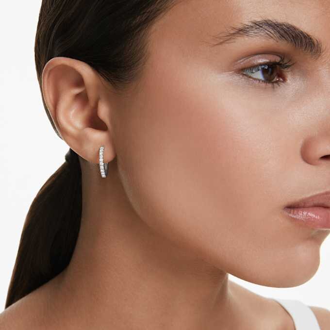 Náušnice Eternity Hoop s diamanty vypěstovanými v laboratoři, celkem 0,56 karátu, kulatý tvar, stříbro Náušnice Eternity Hoop s diamanty vypěstovanými v laboratoři, celkem 0,56 karátu, kulatý tvar, stříbro