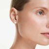 Náušnice Eternity s diamanty vypěstovanými v laboratoři, celková hmotnost 2,0 karátů, kulatý tvar, 14karátové bílé zlato Náušnice Eternity s diamanty vypěstovanými v laboratoři, celková hmotnost 2,0 karátů, kulatý tvar, 14karátové bílé zlato