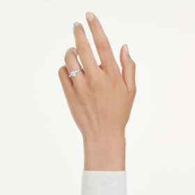 Prsten Eternity Solitaire s diamanty vypěstovanými v laboratoři o celkové hmotnosti 0,5 karátu, ve tvaru srdce, ze stříbra Prsten Eternity Solitaire s diamanty vypěstovanými v laboratoři o celkové hmotnosti 0,5 karátu, ve tvaru srdce, ze stříbra