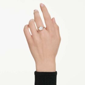 Prsten s osmiúhelníkovou obrubou, diamanty vypěstované v laboratoři, celková hmotnost 3,0 Ct, osmiúhelníkový tvar, 14K žluté zlato Prsten s osmiúhelníkovou obrubou, diamanty vypěstované v laboratoři, celková hmotnost 3,0 Ct, osmiúhelníkový tvar, 14K žluté zlato