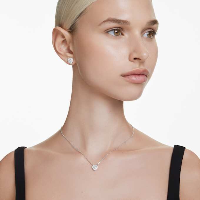 Sada Ariana Grande X Swarovski s různými briliantovými výbrusy, srdce, bílá, pokovená rhodiem Sada Ariana Grande X Swarovski s různými briliantovými výbrusy, srdce, bílá, pokovená rhodiem